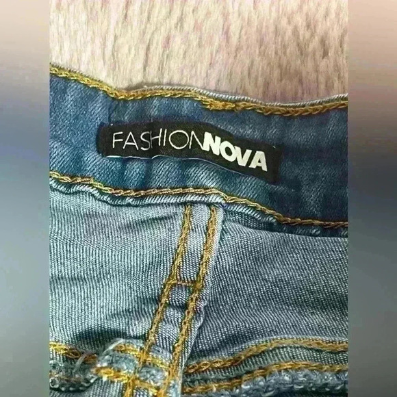 Fashion Nova 13 Youth Distressed Jeans - Picture 3 of 8